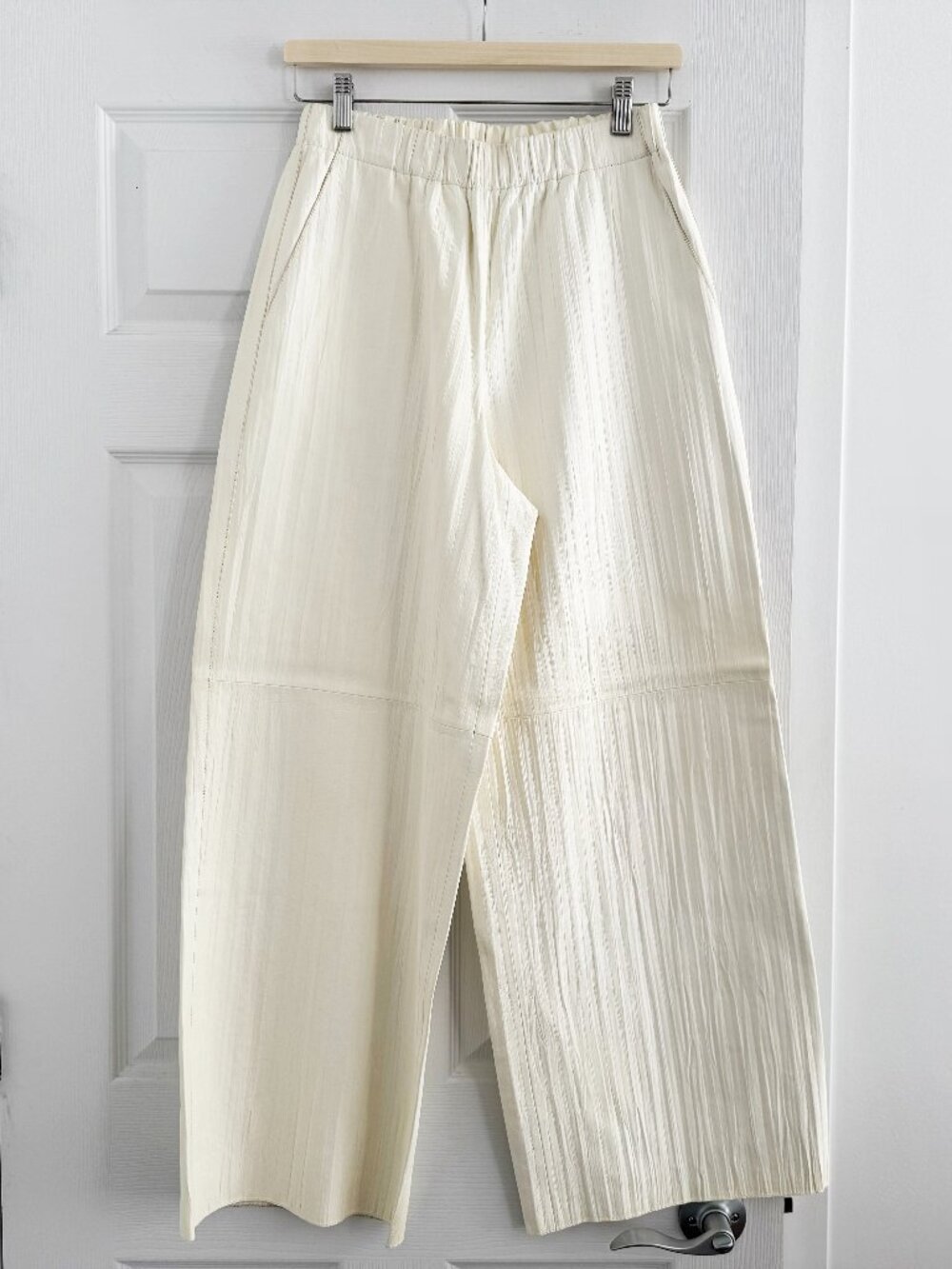Lafayette 148 Crinkled Leather Pants in Ivory, size Small